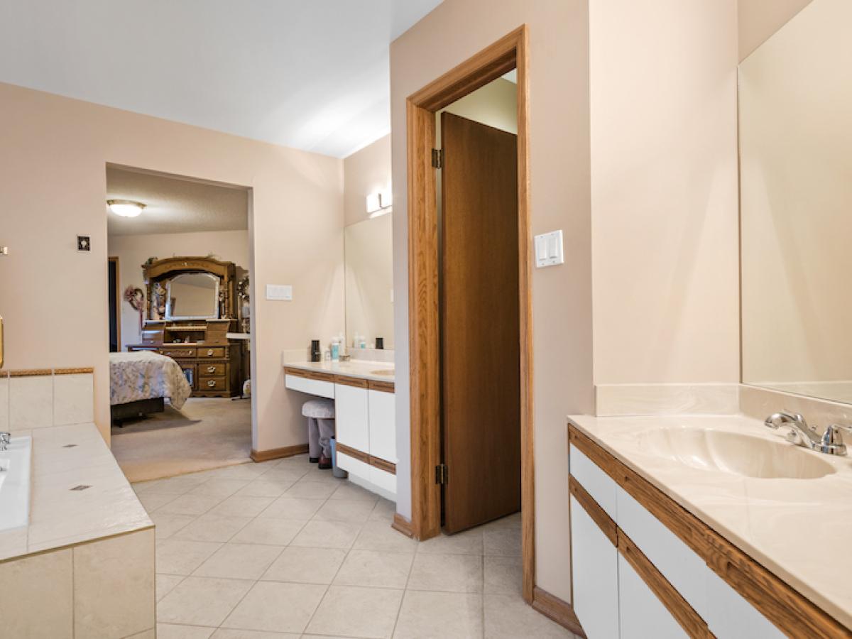5 Piece En Bath