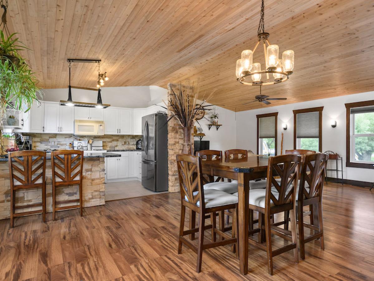 Kitchen / Dining