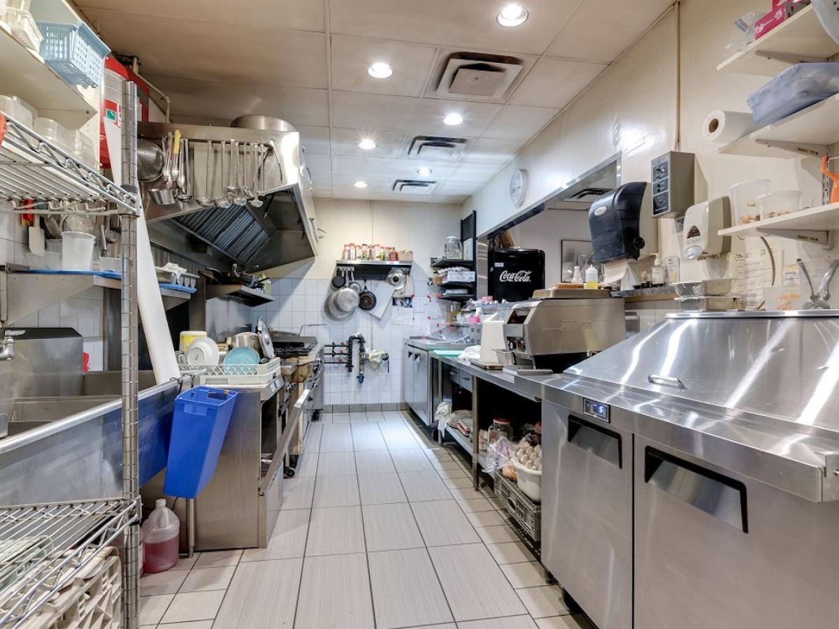 Kitchen 
