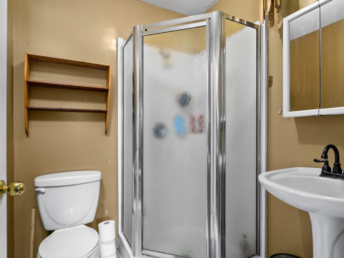 3 Piece En Bath